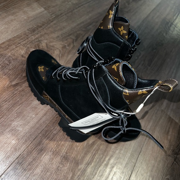 Women Louis Vuitton Monogram Laureate Platform Desert Combat Boots Size 37 - Picture 5 of 8